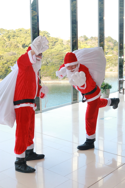 12月24日 サンタクロースからの贈り物イベントの様子